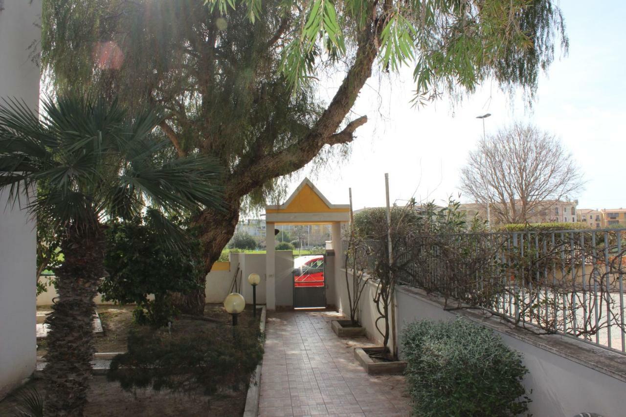 Bed and Breakfast Giardini E Mare Quartu SantʼElena Exterior foto
